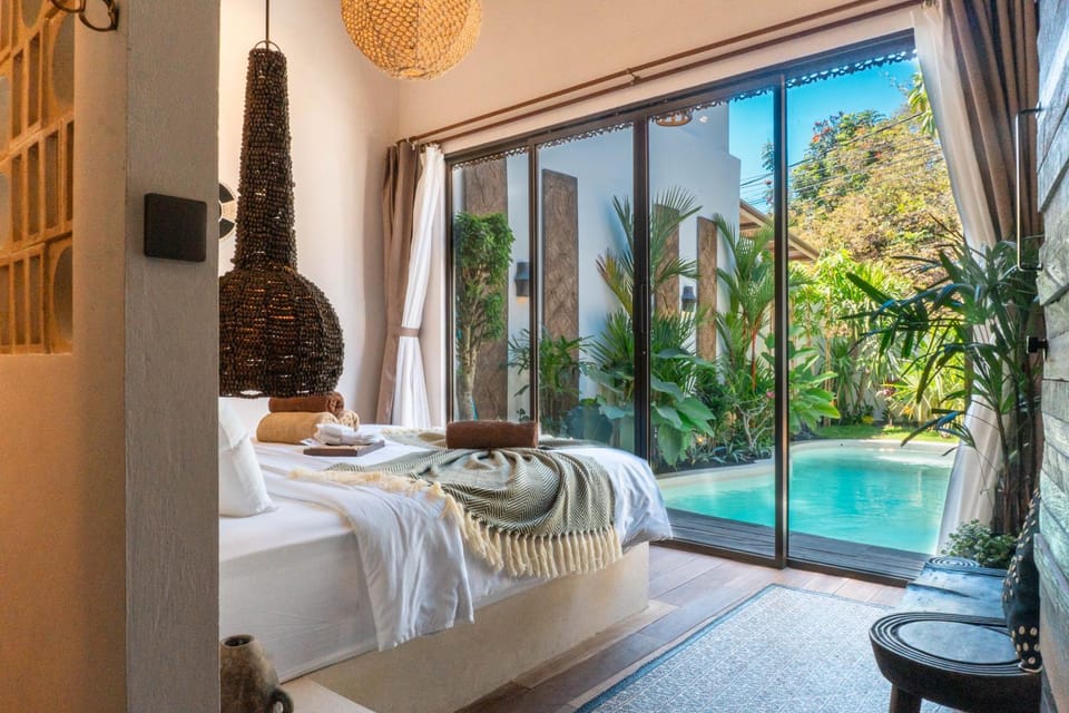 Bedroom, Pool view