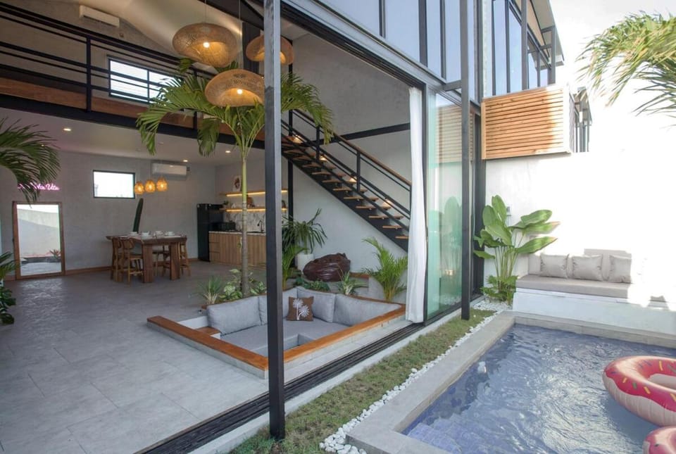 1BR Tropical Villa Seminyak Pool & Home Cinema 2 Villa in North Kuta