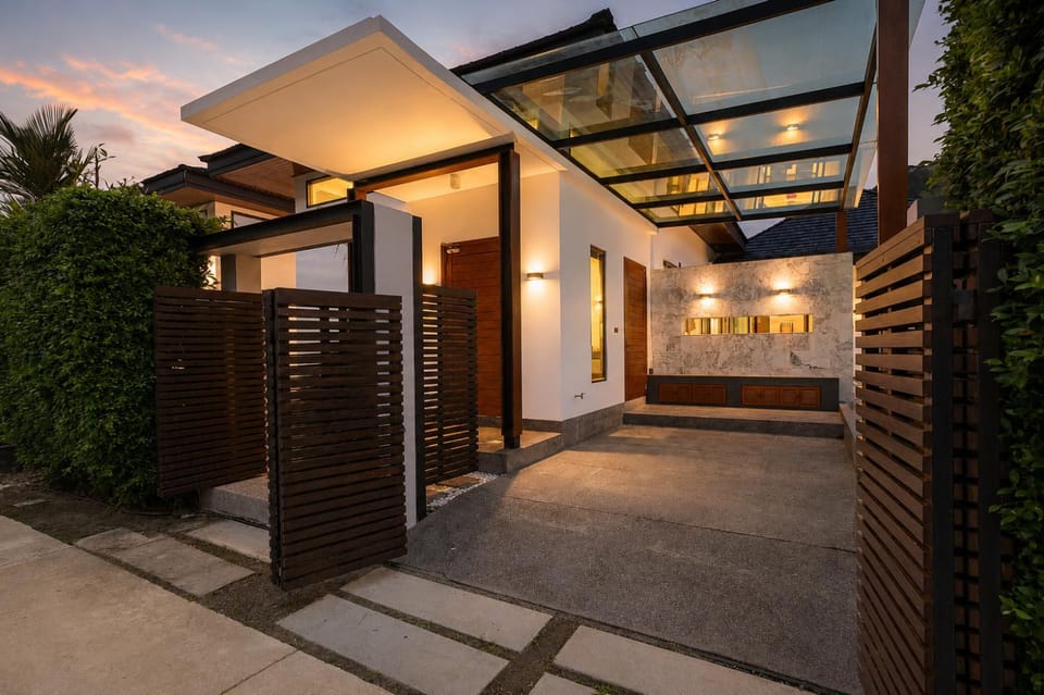 Facade/entrance, Parking