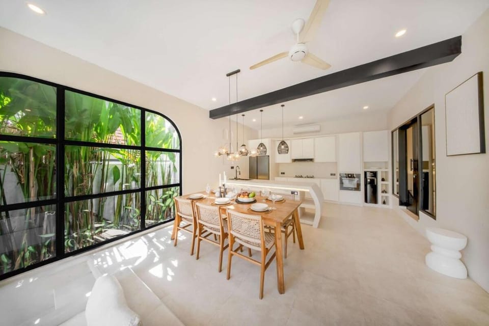 Cassia Villa - 3BR Villa Private Pool in Canggu Villa in North Kuta