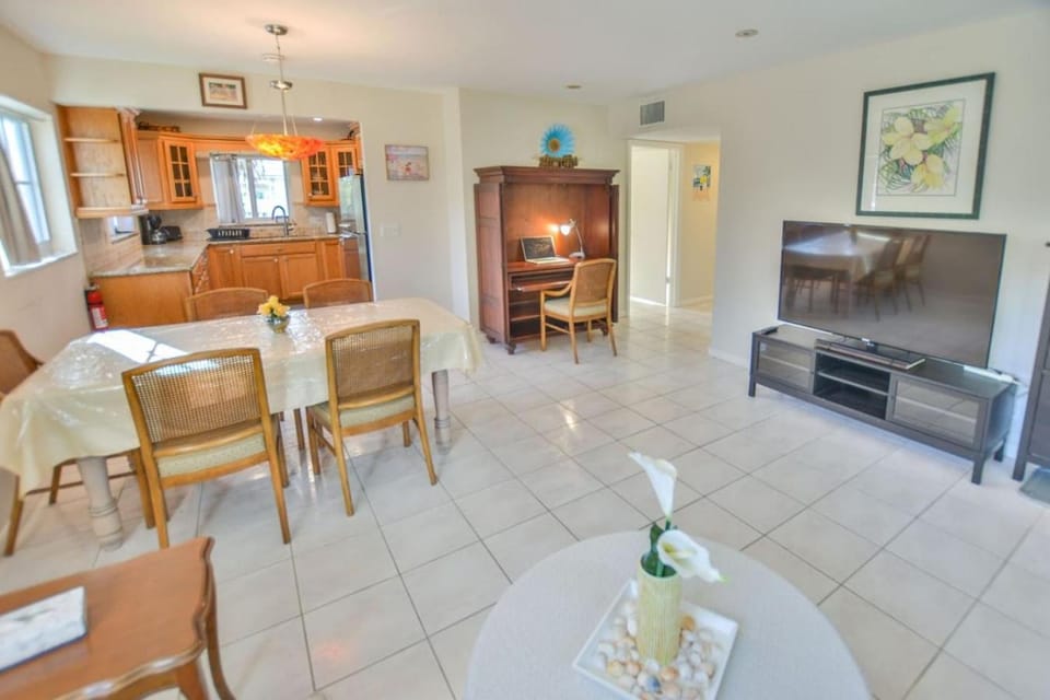 Walk to the beach from this affordable 2BR condo House in Riviera Beach