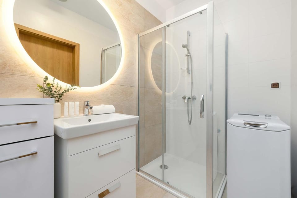 Shower, Bathroom