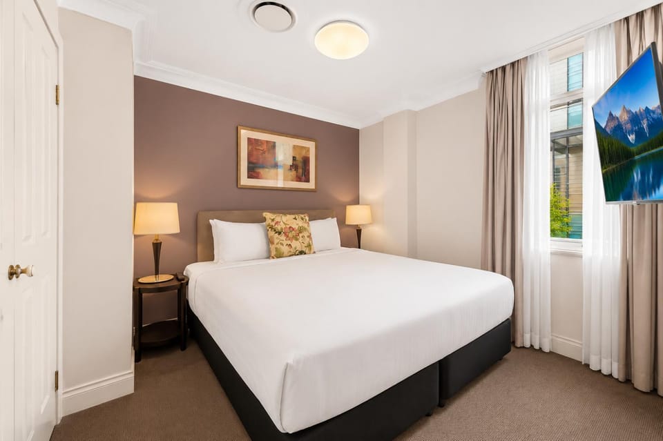 Bed, TV and multimedia, Photo of the whole room
