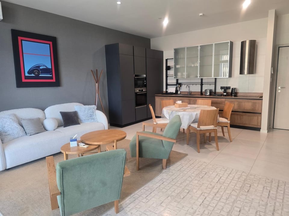 Kitchen or kitchenette, Living room