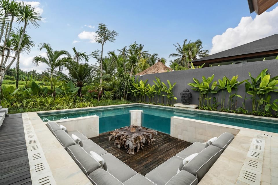 Seating area, Swimming pool