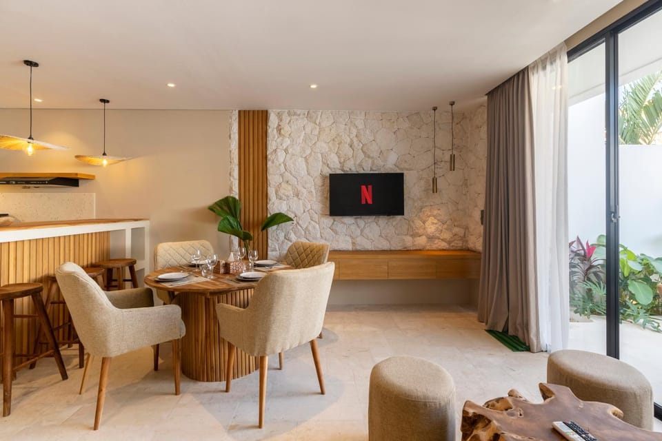 TV and multimedia, Living room, Dining area