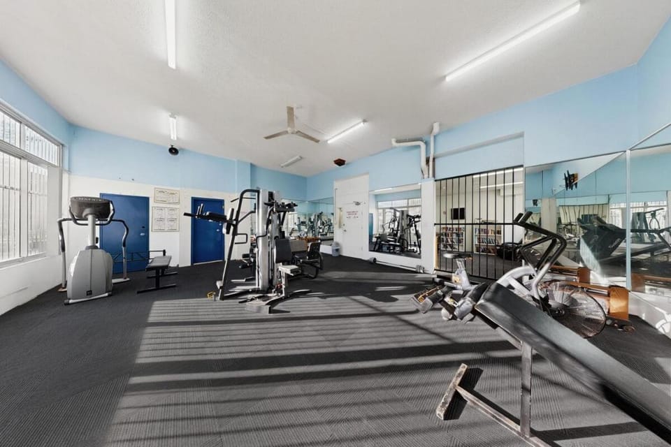 Refurbished 1B Ocean View Sun Equinox Apartment in Surfers Paradise