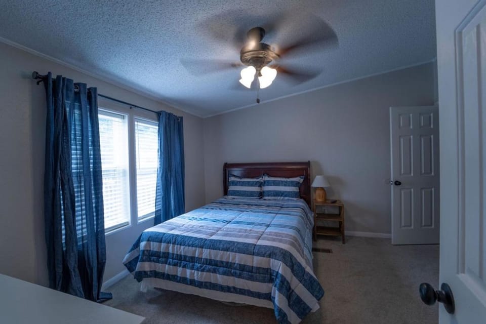 Big Lake No Schedule Sleeps 8 Pet Friendly House in Lake Texoma