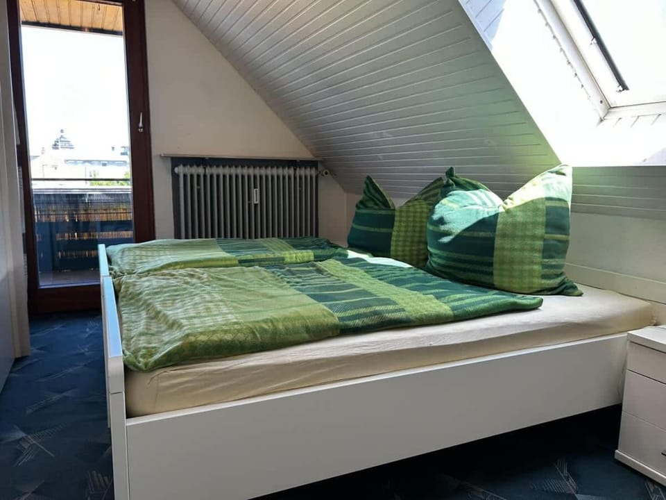 FeWo Herold I Balkon Staffelbergblick I 5 Personen Apartment in Bad Staffelstein