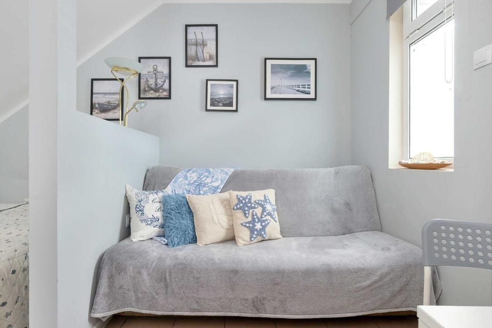 Bed, Photo of the whole room, Seating area