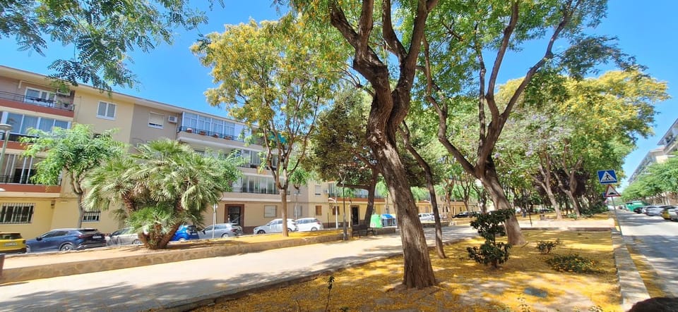Off site, Street view