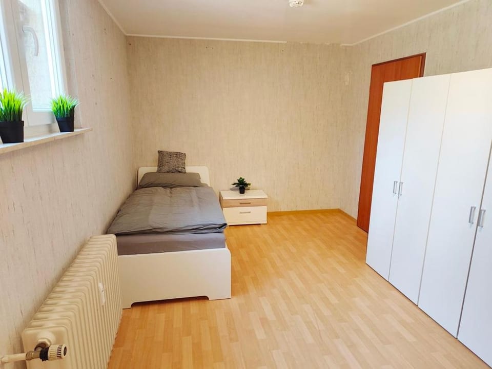Bed, Bedroom, wardrobe