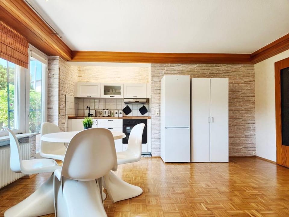 Kitchen or kitchenette, Living room, Seating area