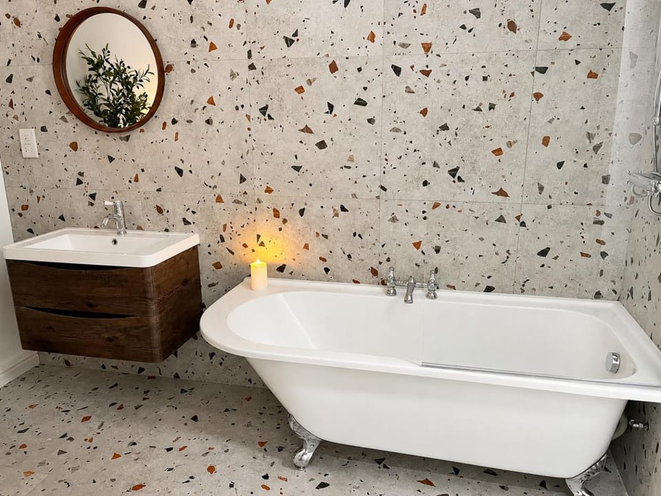 Bathroom, Bath