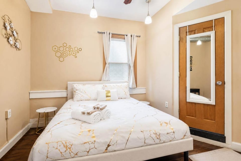 Bed, Bedroom