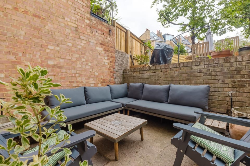 Farmhouse Chic Studio Flat with Private Garden Apartment in London Borough of Islington