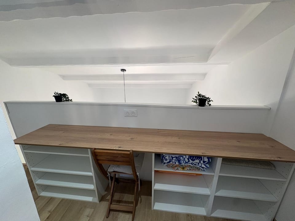 Seating area, storage