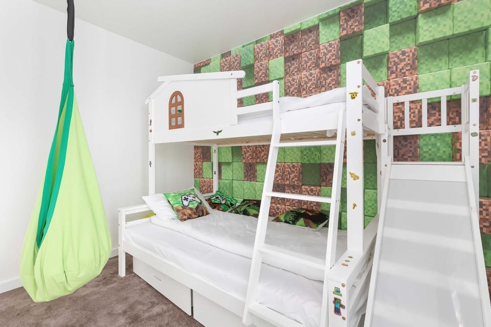 Bed, Photo of the whole room, Bedroom, bunk bed