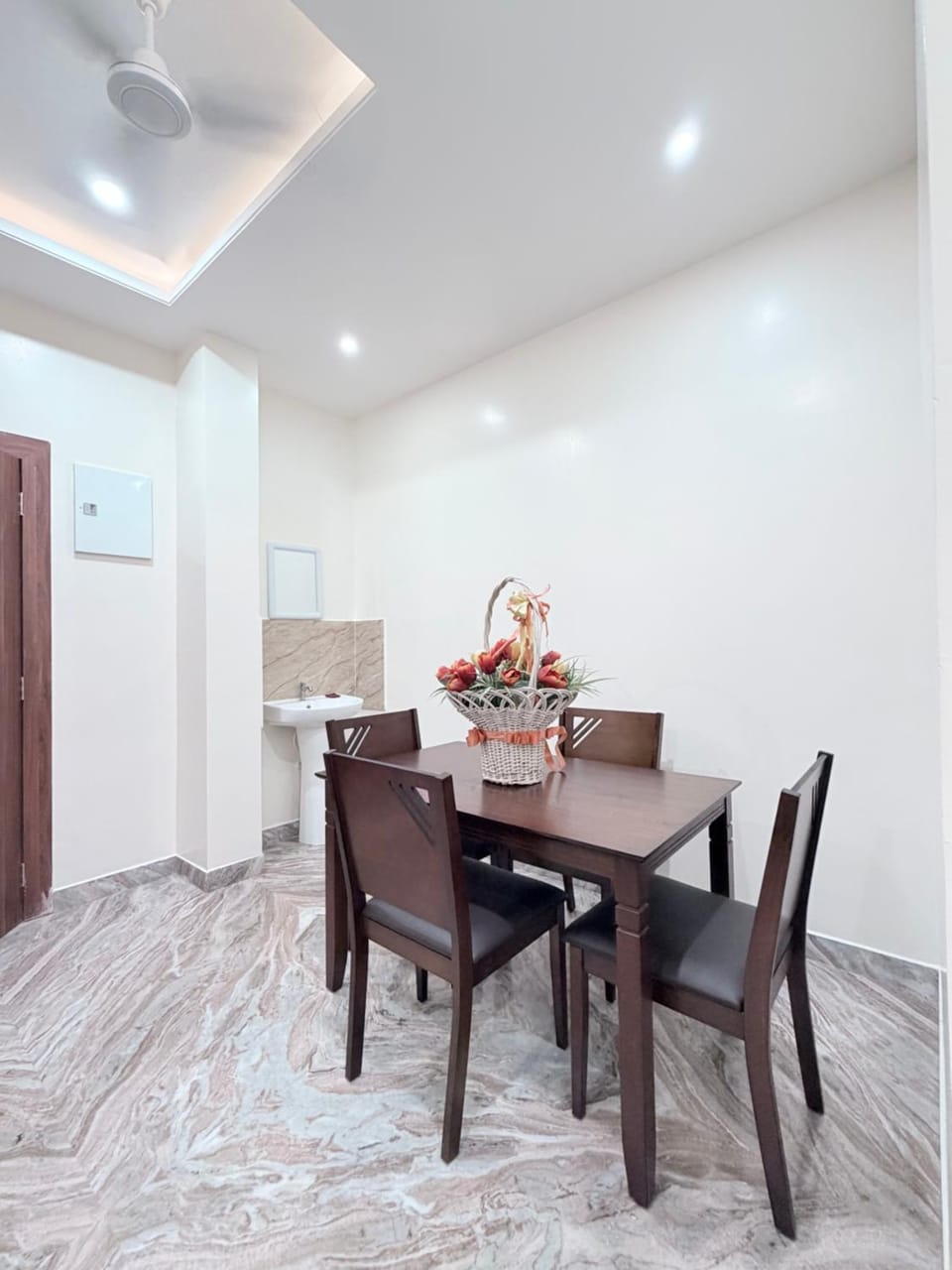 Living room, Dining area