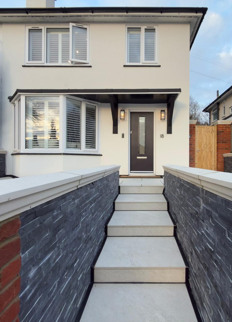 Luxury Modern 3 Bed Retreat Sleeps 8 - Parking free House in Portsmouth