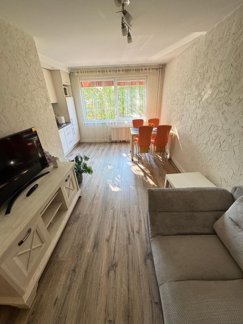 Communal lounge/ TV room, TV and multimedia, Living room, Seating area