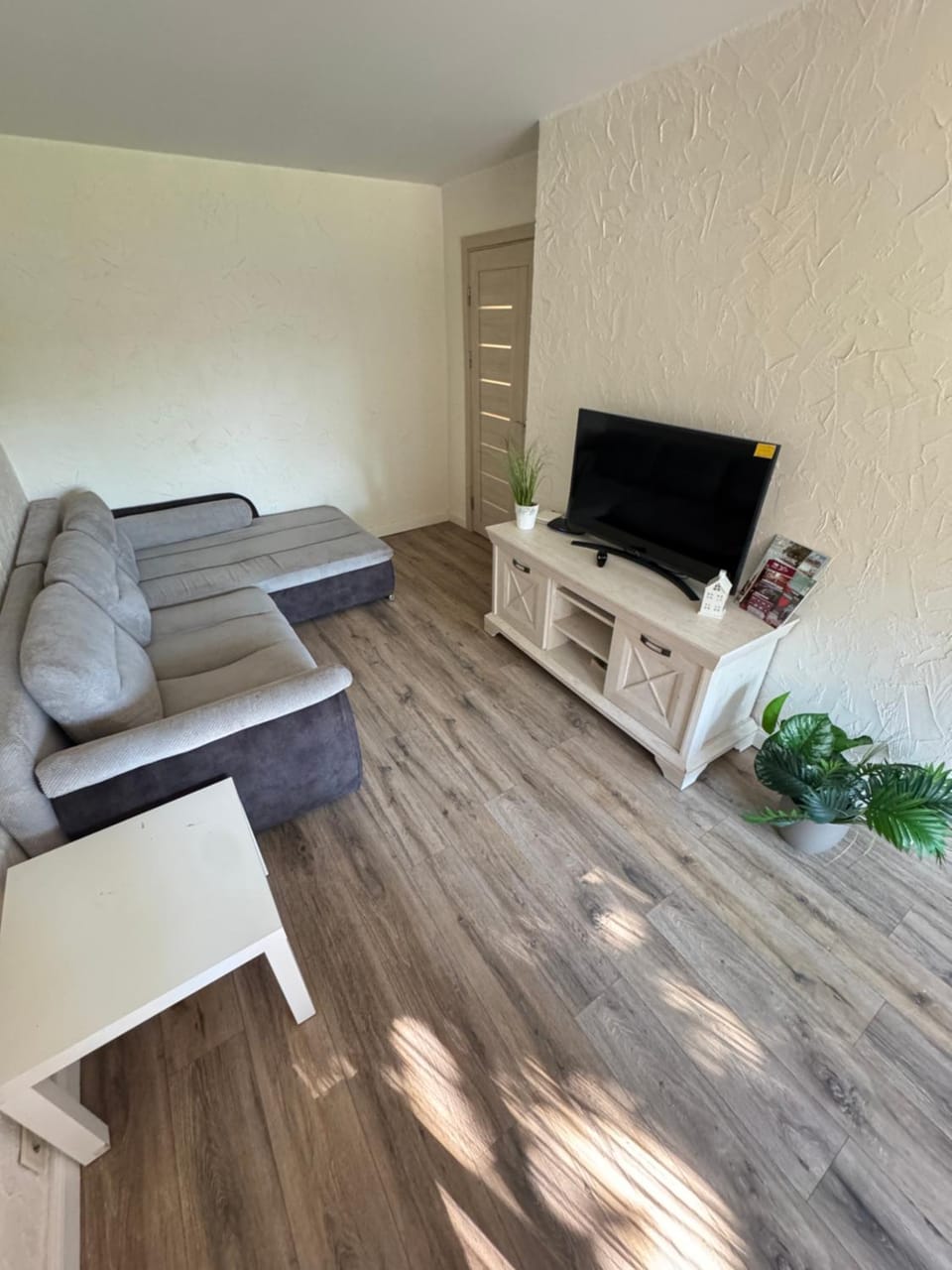 Communal lounge/ TV room, TV and multimedia, Living room, Seating area