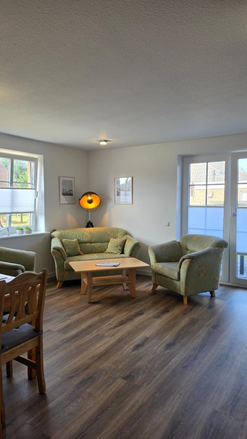 Living room, Seating area, Dining area