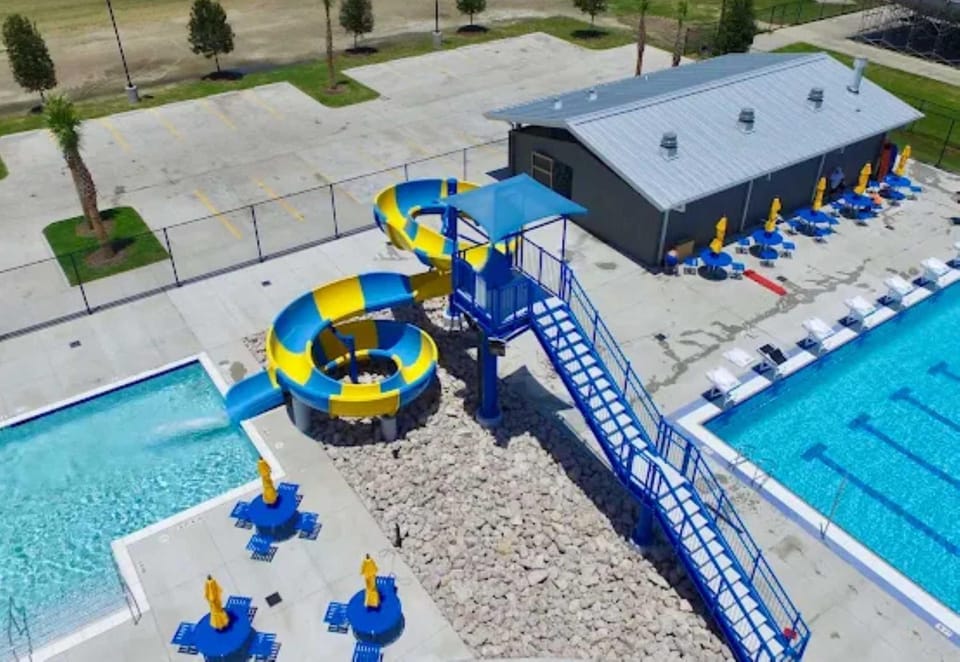 Krewe Cottage - Near Beach & The Strand House in Galveston Island