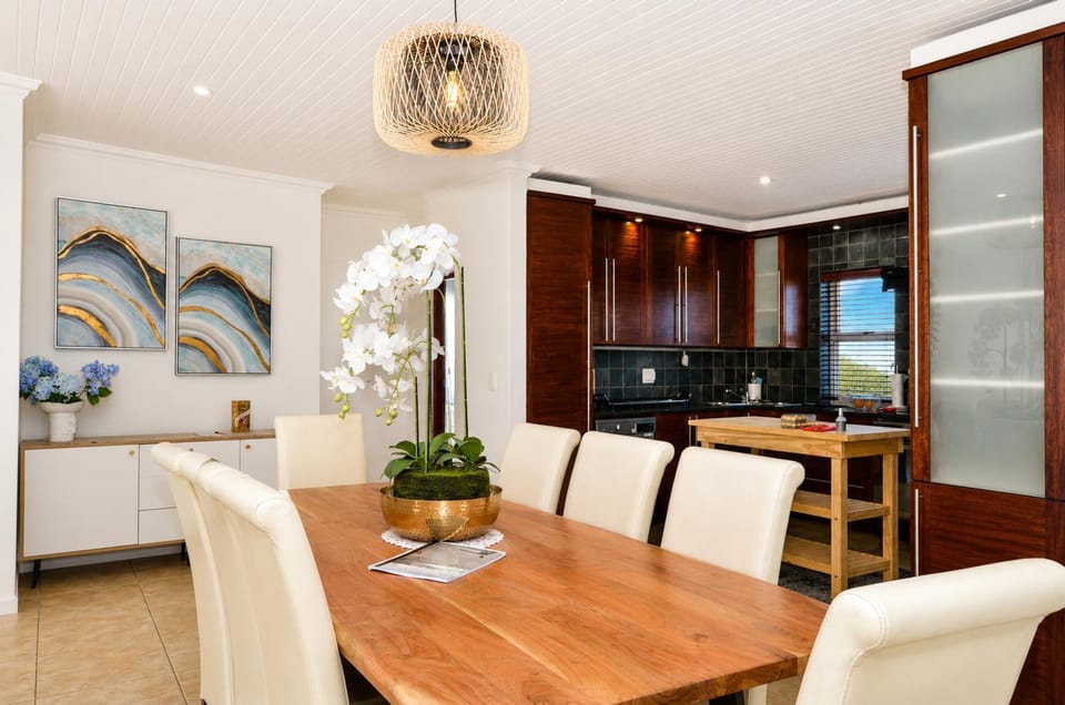 Dining area, Dinner