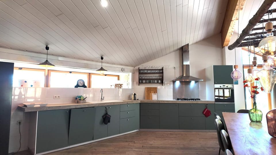 Kitchen or kitchenette, Living room