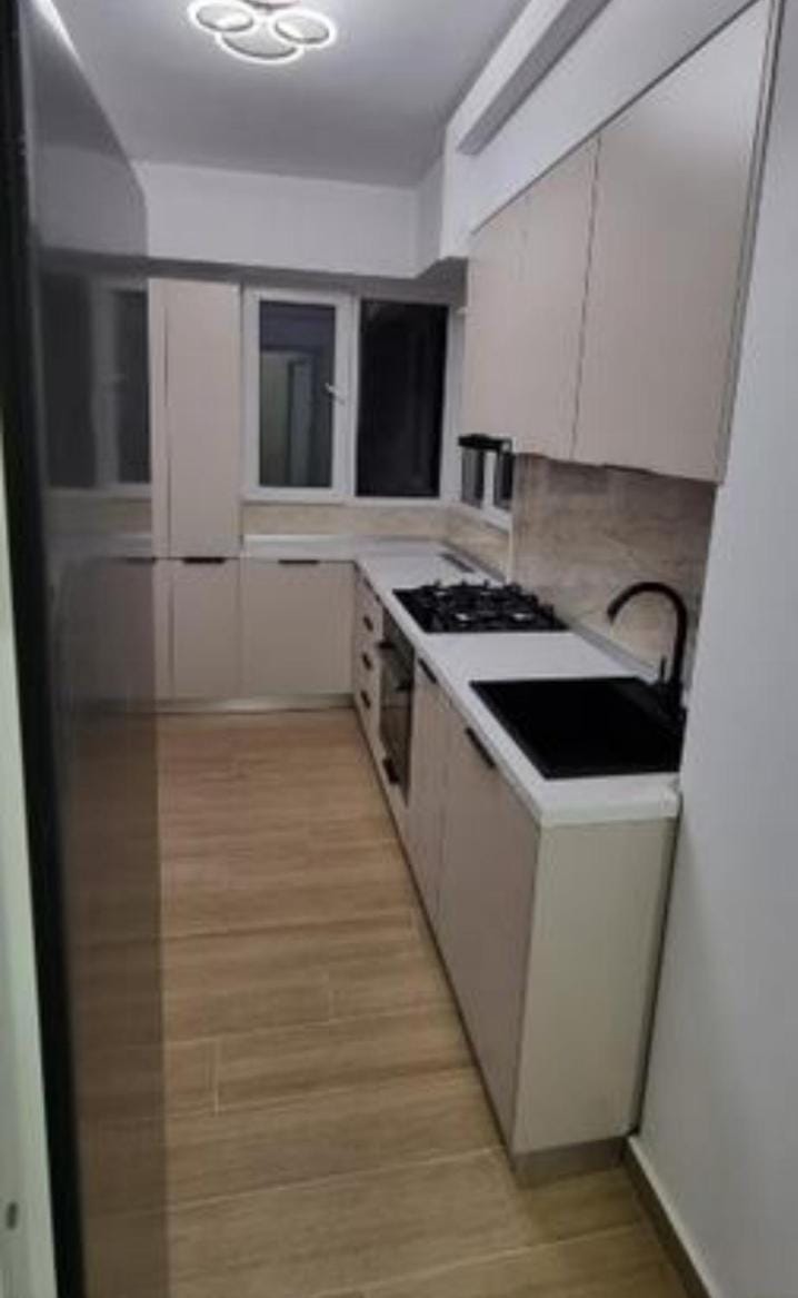 Cozy Studio Piata Romana fast WIFI Self Check In Apartment in Bucharest