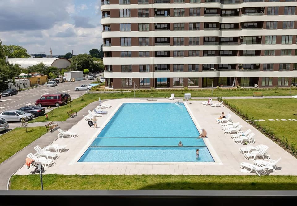 Property building, Swimming pool, Swimming pool