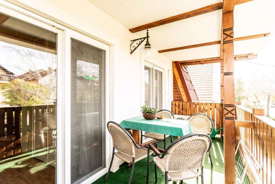 Summer, Balcony/Terrace