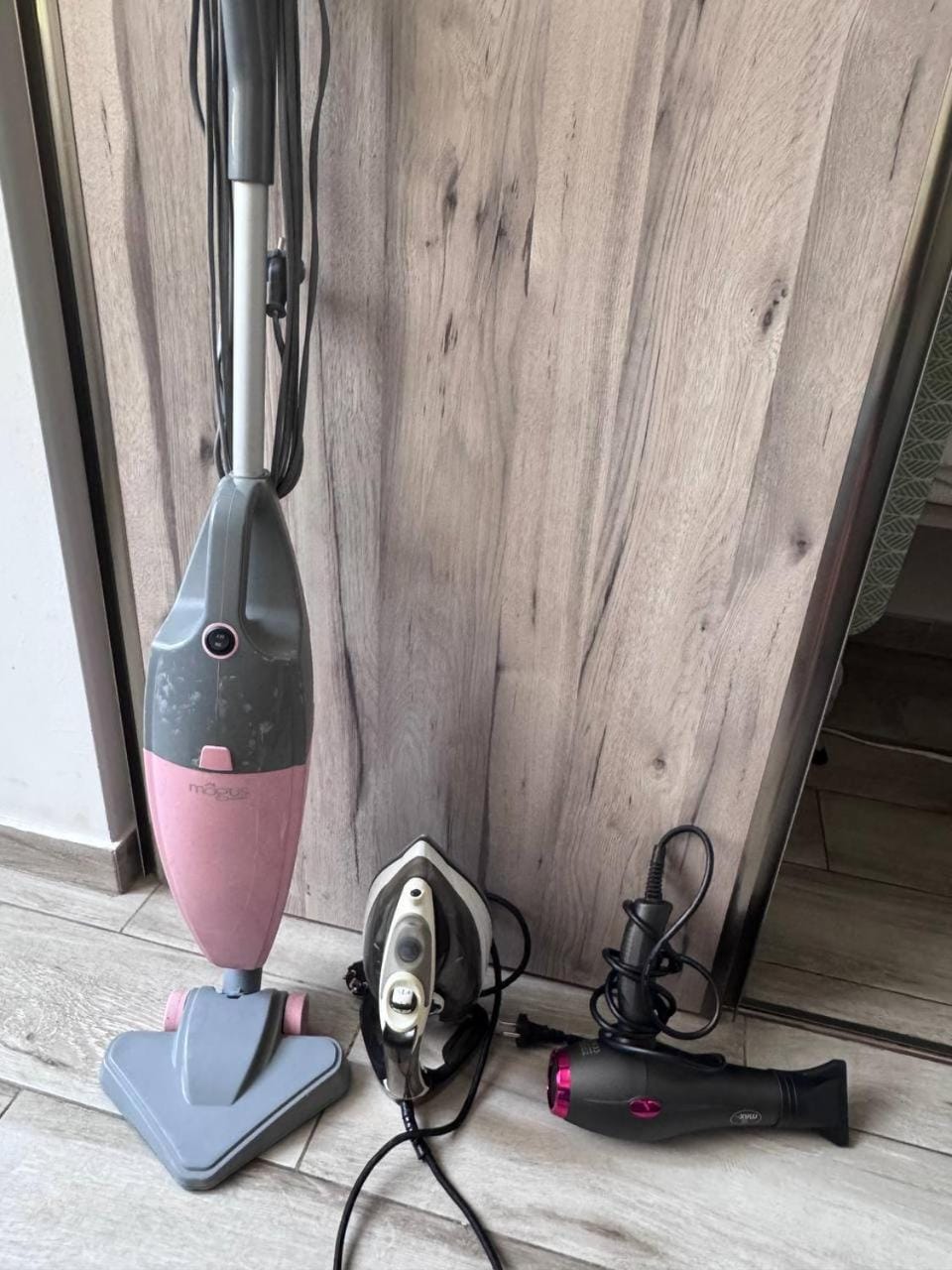 flat iron, hair dryier