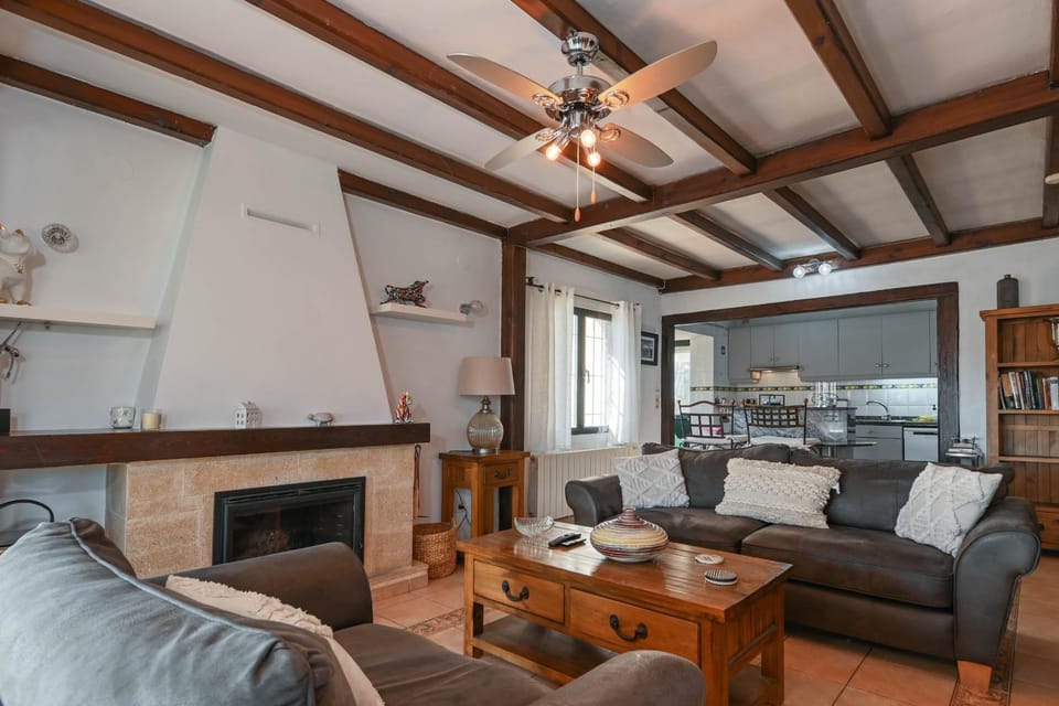 Communal lounge/ TV room, Living room