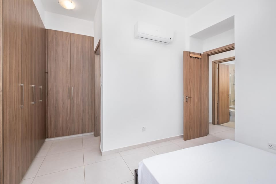 Bed, Photo of the whole room, Bedroom, wardrobe, air conditioner