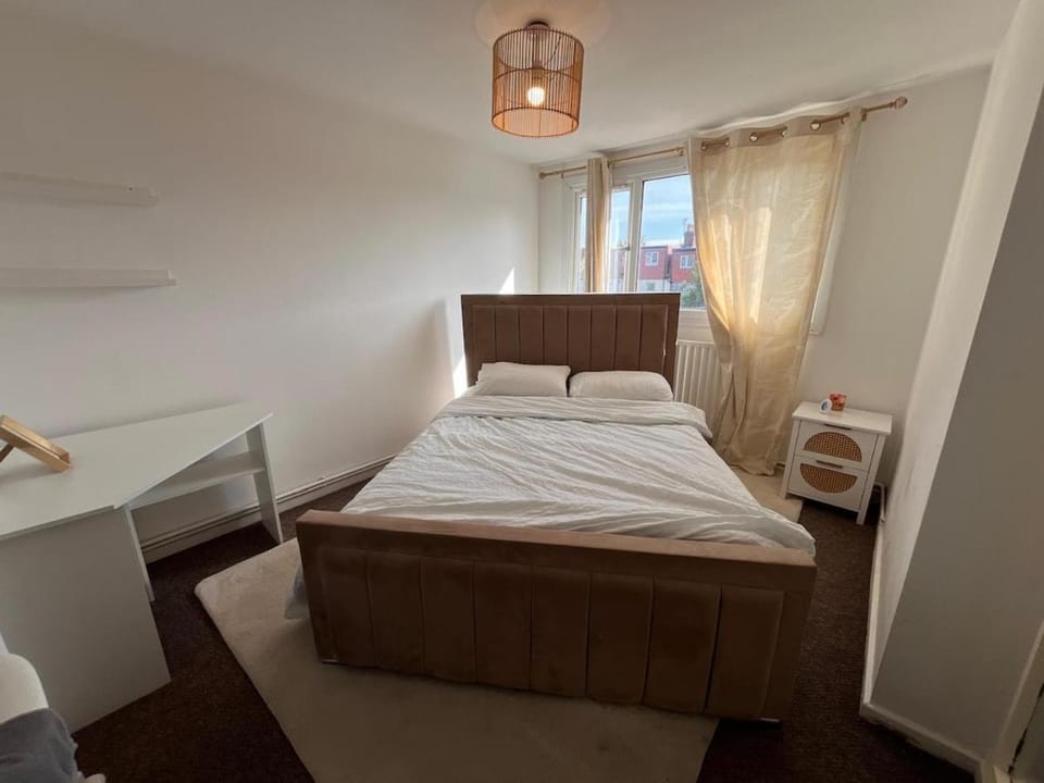Spacious 3 bed available in Wood Green! Apartment in London