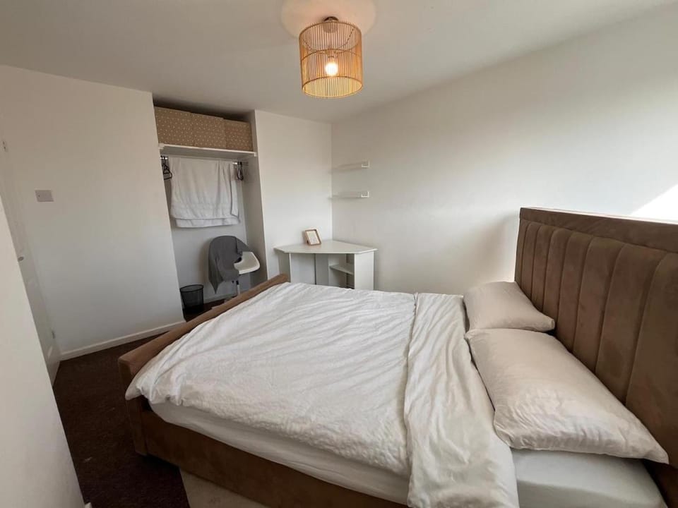 Spacious 3 bed available in Wood Green! Apartment in London