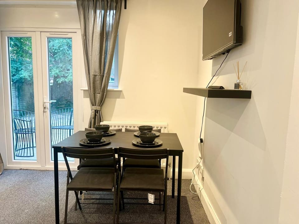 Cozy 2BR Flat - East Croydon Apartment in Croydon