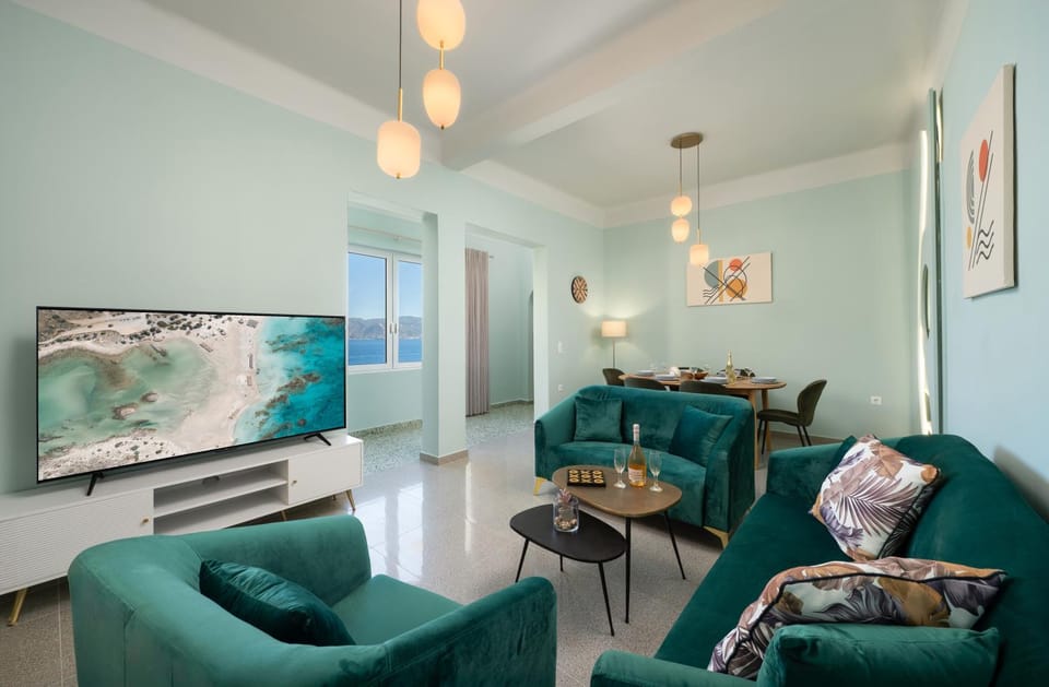 Communal lounge/ TV room, TV and multimedia, Living room