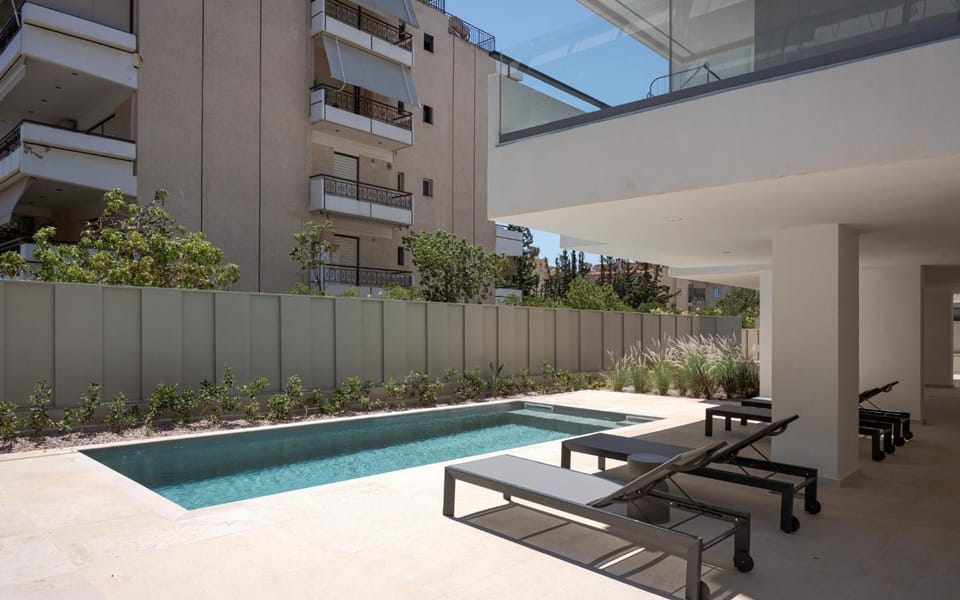 Property building, Patio, Day, Pool view, Swimming pool, sunbed