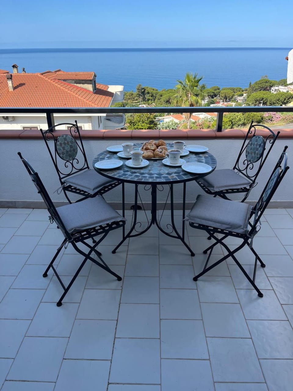 Seating area, Sea view
