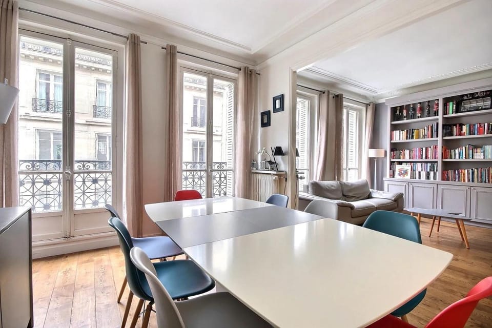 Une chambre dans un appartement 12 Apartment in Paris