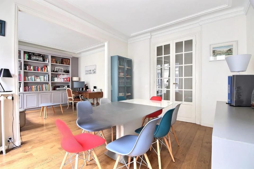 Une chambre dans un appartement 12 Apartment in Paris
