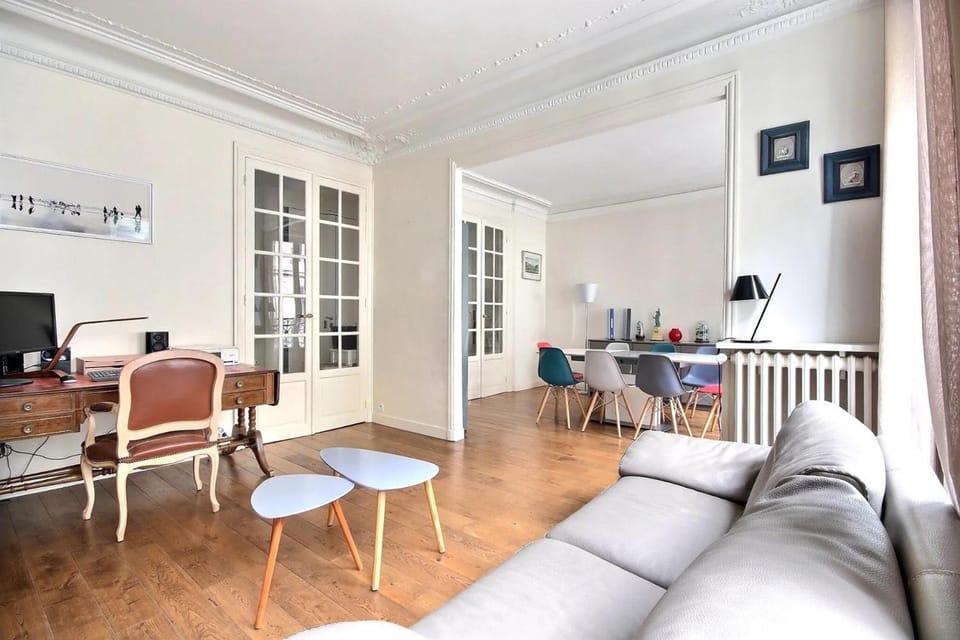 Une chambre dans un appartement 12 Apartment in Paris
