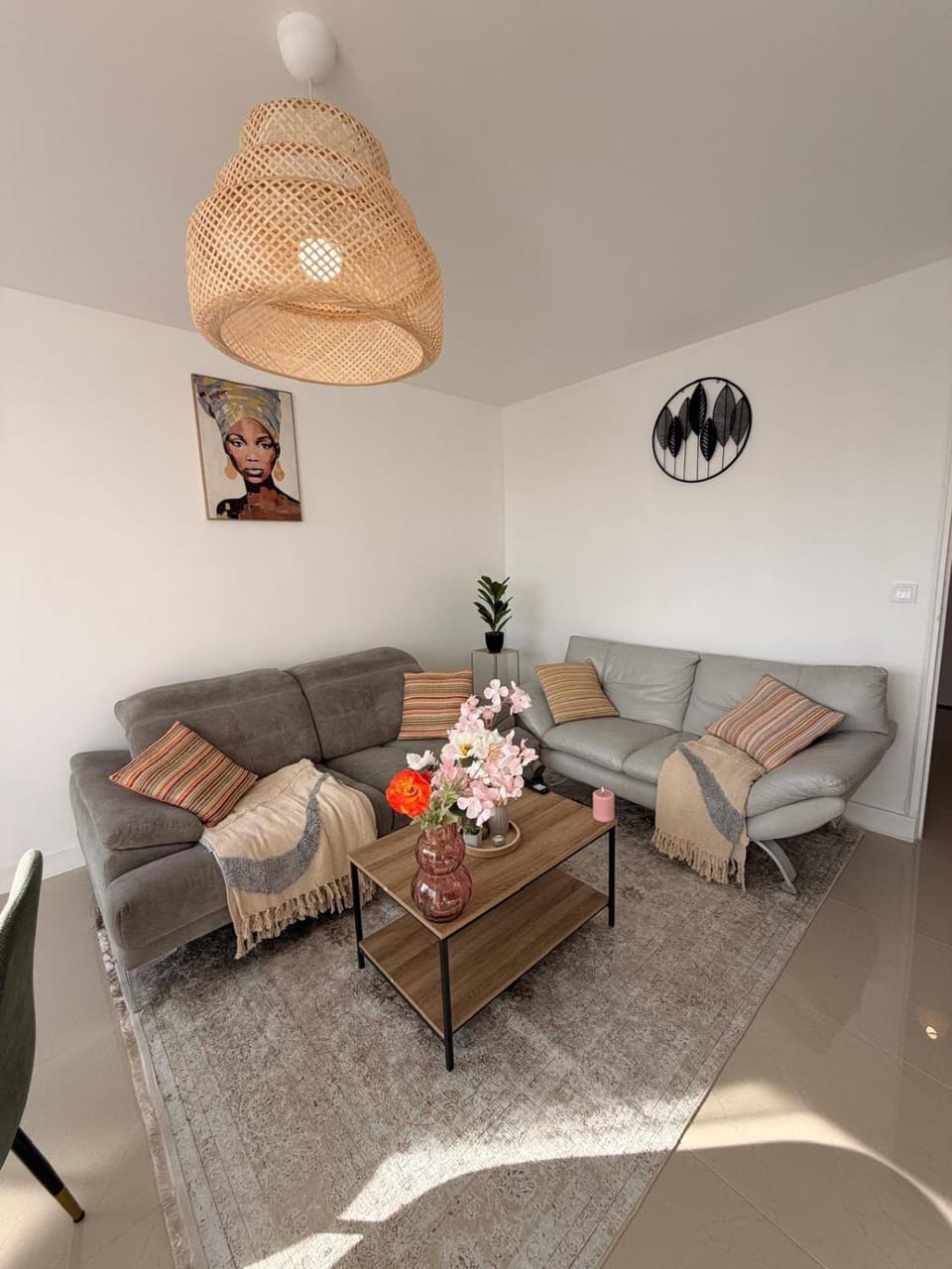 Living room, Seating area