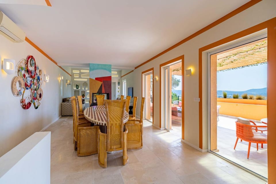 REF 2159 - Grimaud - Sea view villa for rent Villa in Grimaud
