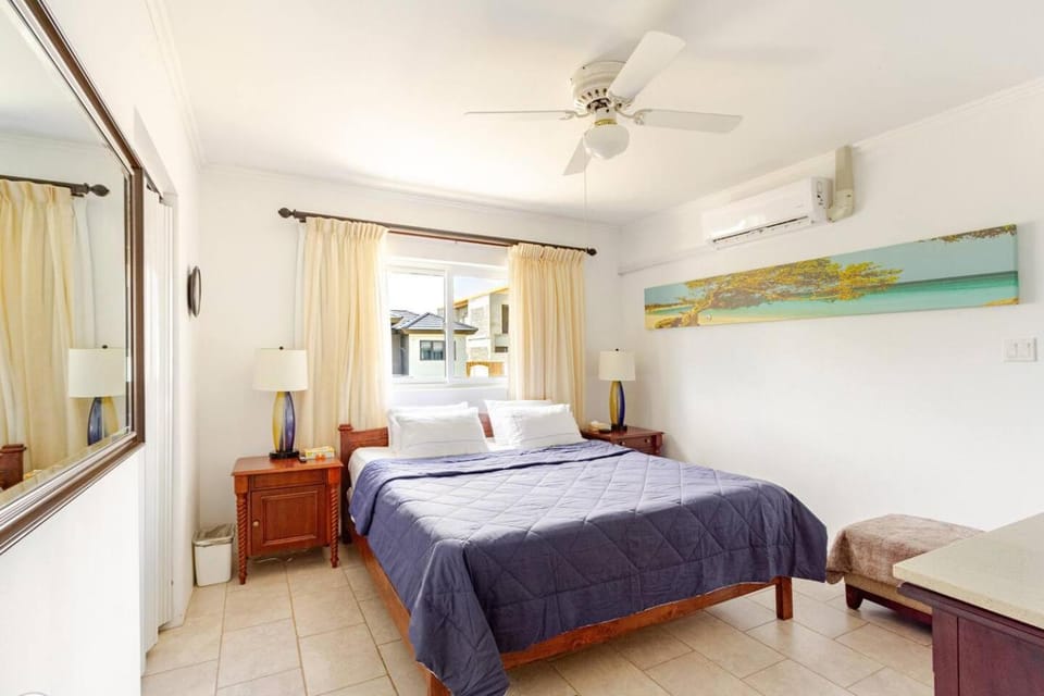 Stay 5 minutes from the beach by car House in Noord