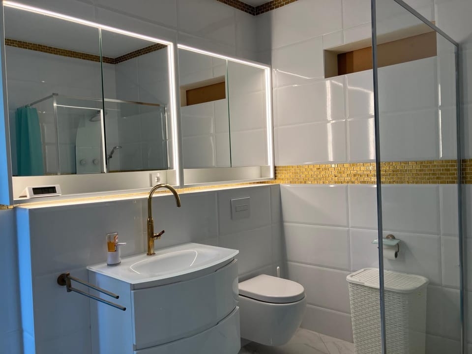 Bathroom, Living room