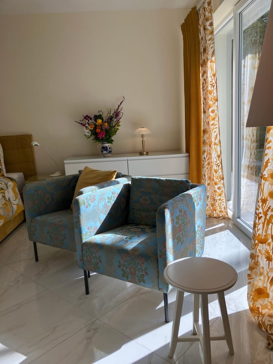 Property building, Living room